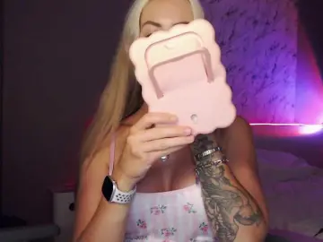 Hailie-icon  live sex cam