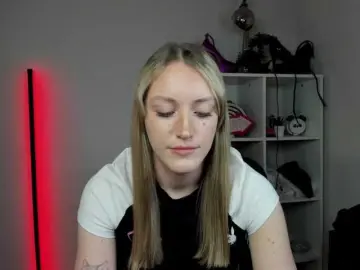 EvelynBlond  live sex cam