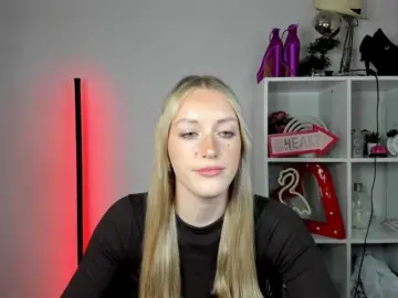 EvelynBlond  live sex cam