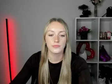 EvelynBlond  live sex cam