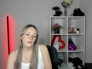 EvelynBlond  live sex cam