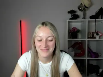 EvelynBlond  live sex cam