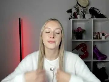 EvelynBlond  live sex cam