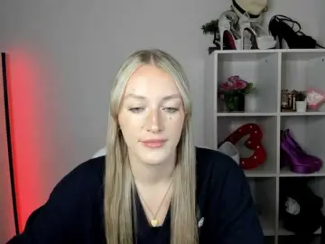 EvelynBlond  live sex cam