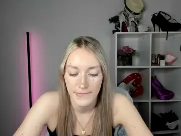 EvelynBlond  live sex cam