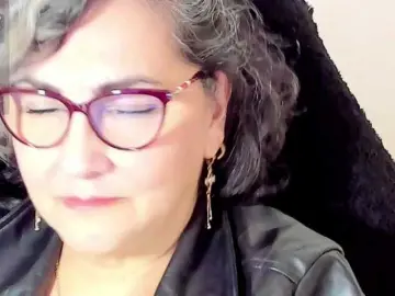 Cataleya-mom  live sex cam