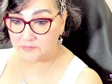 Cataleya-mom  live sex cam