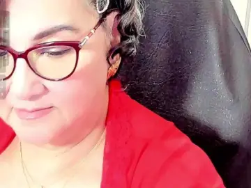 Cataleya-mom  live sex cam