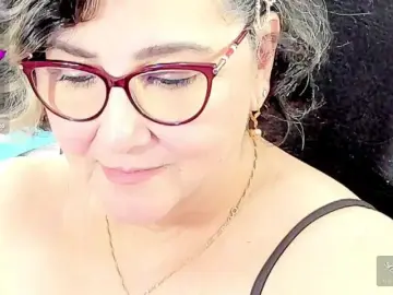 Cataleya-mom  live sex cam