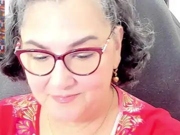 Cataleya-mom  live sex cam