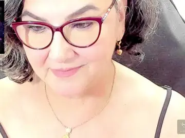 Cataleya-mom  live sex cam
