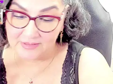 Cataleya-mom  live sex cam