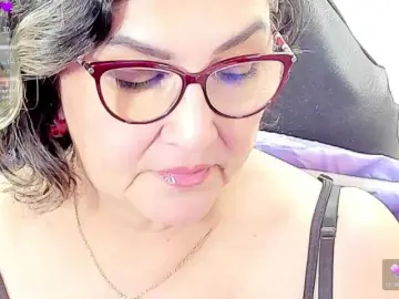 Cataleya-mom  live sex cam
