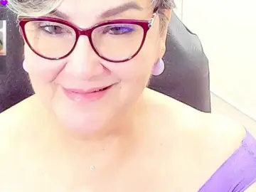 Cataleya-mom  live sex cam
