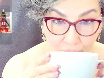 Cataleya-mom  live sex cam