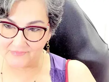 Cataleya-mom  live sex cam