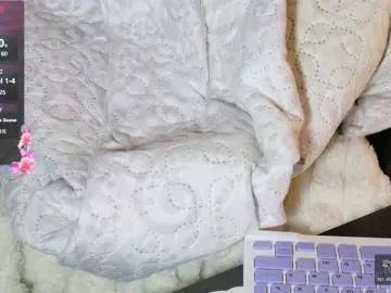 Sweety-kittyy  live sex cam