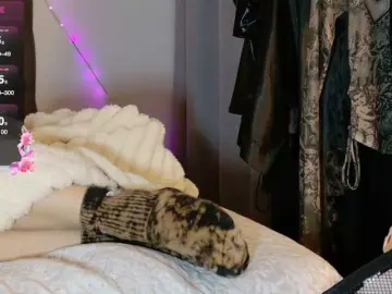 Sweety-kittyy  live sex cam