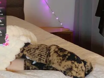 Sweety-kittyy  live sex cam