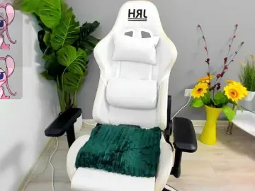 EveeEvian  live sex cam