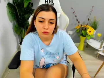 EveeEvian  live sex cam