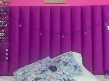 Lindaa022  live sex cam