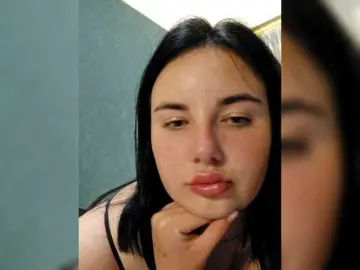 Lizaluk  live sex cam