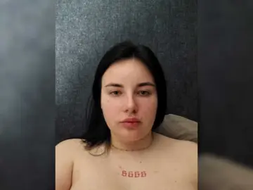 Lizaluk  live sex cam