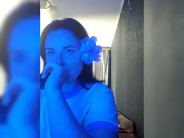 Lizaluk  live sex cam