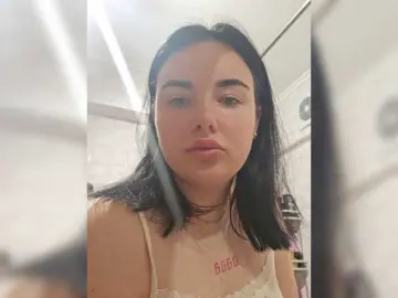 Lizaluk  live sex cam