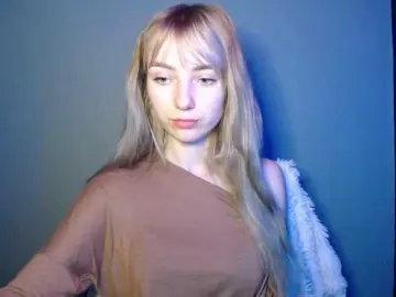 LuciaGlow  live sex cam