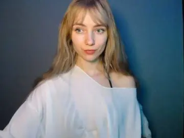 LuciaGlow  live sex cam