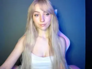 LuciaGlow  live sex cam