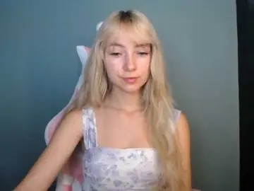 LuciaGlow  live sex cam