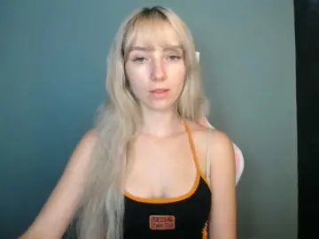 LuciaGlow  live sex cam