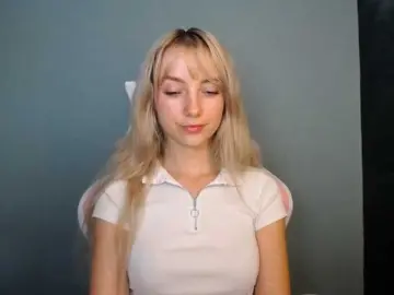 LuciaGlow  live sex cam