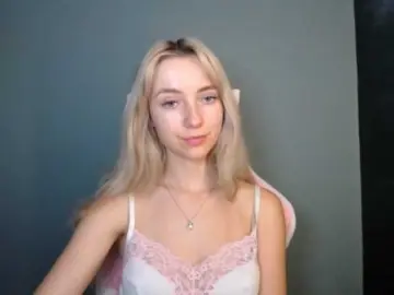 LuciaGlow  live sex cam