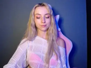 LuciaGlow  live sex cam