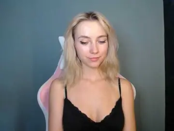 LuciaGlow  live sex cam