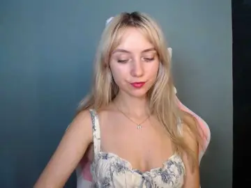 LuciaGlow  live sex cam