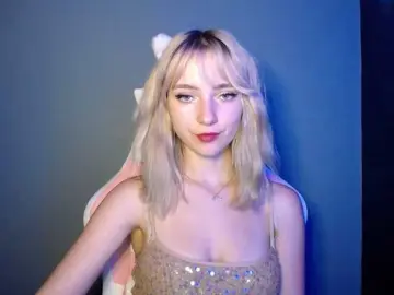 LuciaGlow  live sex cam