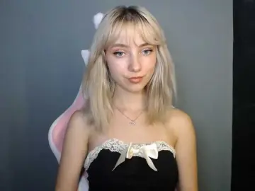 LuciaGlow  live sex cam