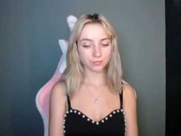 LuciaGlow  live sex cam
