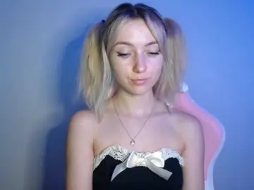 LuciaGlow  live sex cam