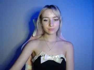 LuciaGlow  live sex cam