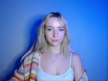 LuciaGlow  live sex cam