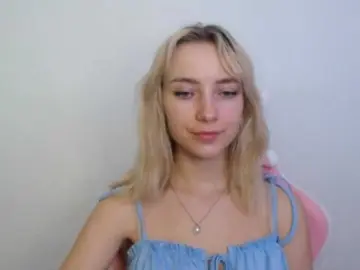 LuciaGlow  live sex cam