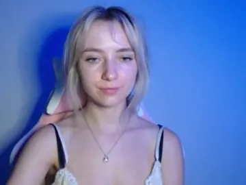LuciaGlow  live sex cam
