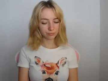 LuciaGlow  live sex cam