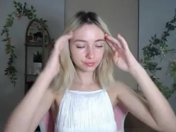 LuciaGlow  live sex cam